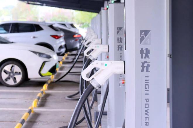 乐鱼leyu充电比换电还快？电动车主能靠谁(图5)